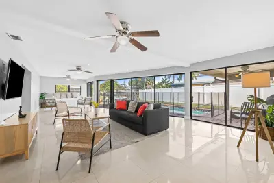 1601 NE 63rd St, Fort Lauderdale: photo 1 of 24