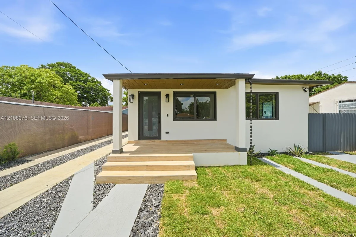 1861 NW 27th St #A, Miami: photo 1 of 10