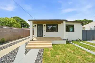 1861 NW 27th St #A, Miami: photo 1 of 10