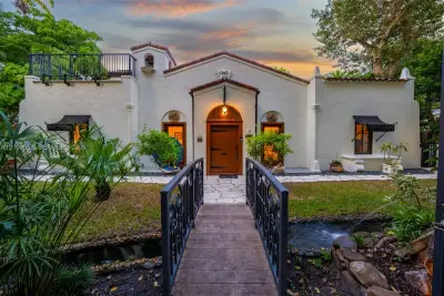 3773 Matheson Ave, Miami: photo 1 of 69