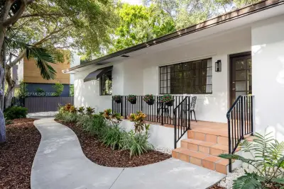 3141 Jefferson St, Miami: photo 1 of 15