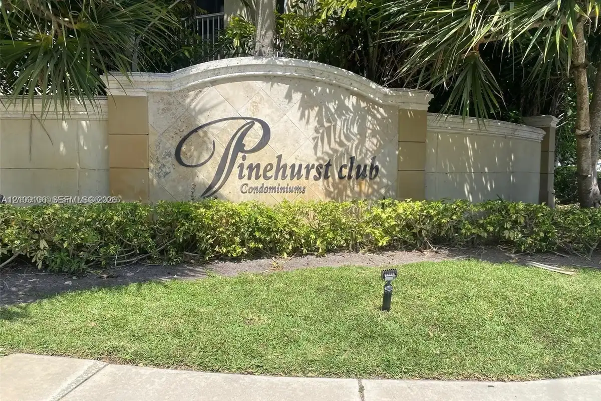 450 S Park Rd #5-206, Hollywood: photo 1 of 5