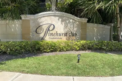 450 S Park Rd #5-206, Hollywood: photo 1 of 5