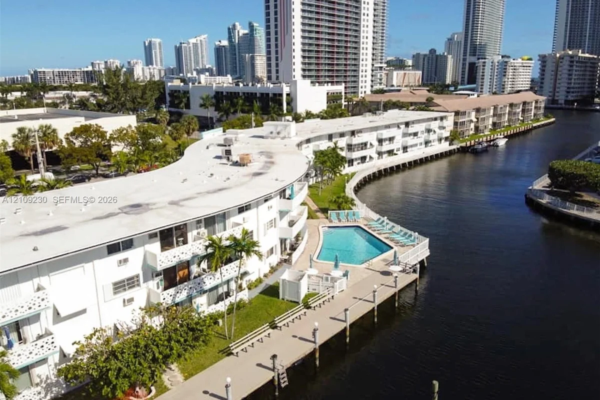 2500 Diana Dr #104, Hallandale Beach: photo 1 of 38
