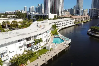 2500 Diana Dr #104, Hallandale Beach: photo 1 of 38