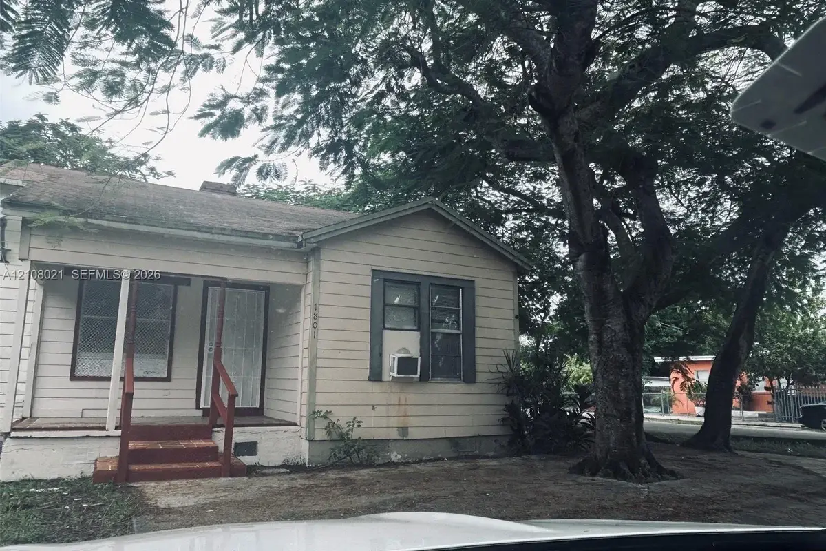 1801 NW 44th St, Miami: photo 1 of 14
