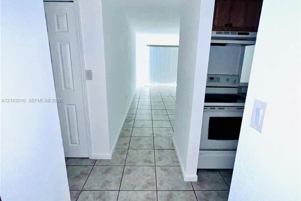 12290 NE 11th Ct #305, North Miami: photo 1 of 13