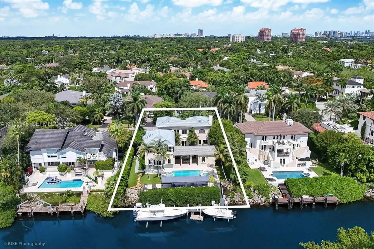 332 Costanera Rd, Coral Gables: photo 1 of 55