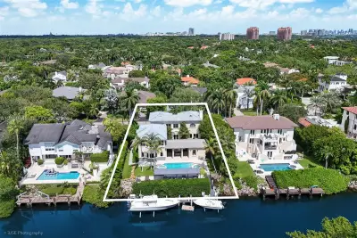 332 Costanera Rd, Coral Gables: photo 1 of 55