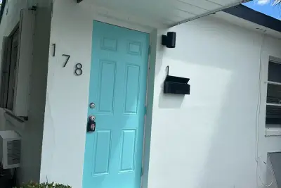 178 E 27th St #1, Riviera Beach: photo 1 of 6
