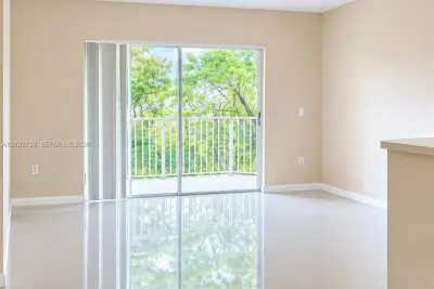 6976 SW 39th St #G205, Davie: photo 1 of 26