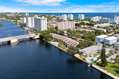 1301 N Riverside Dr #7, Pompano Beach: photo 1 of 49