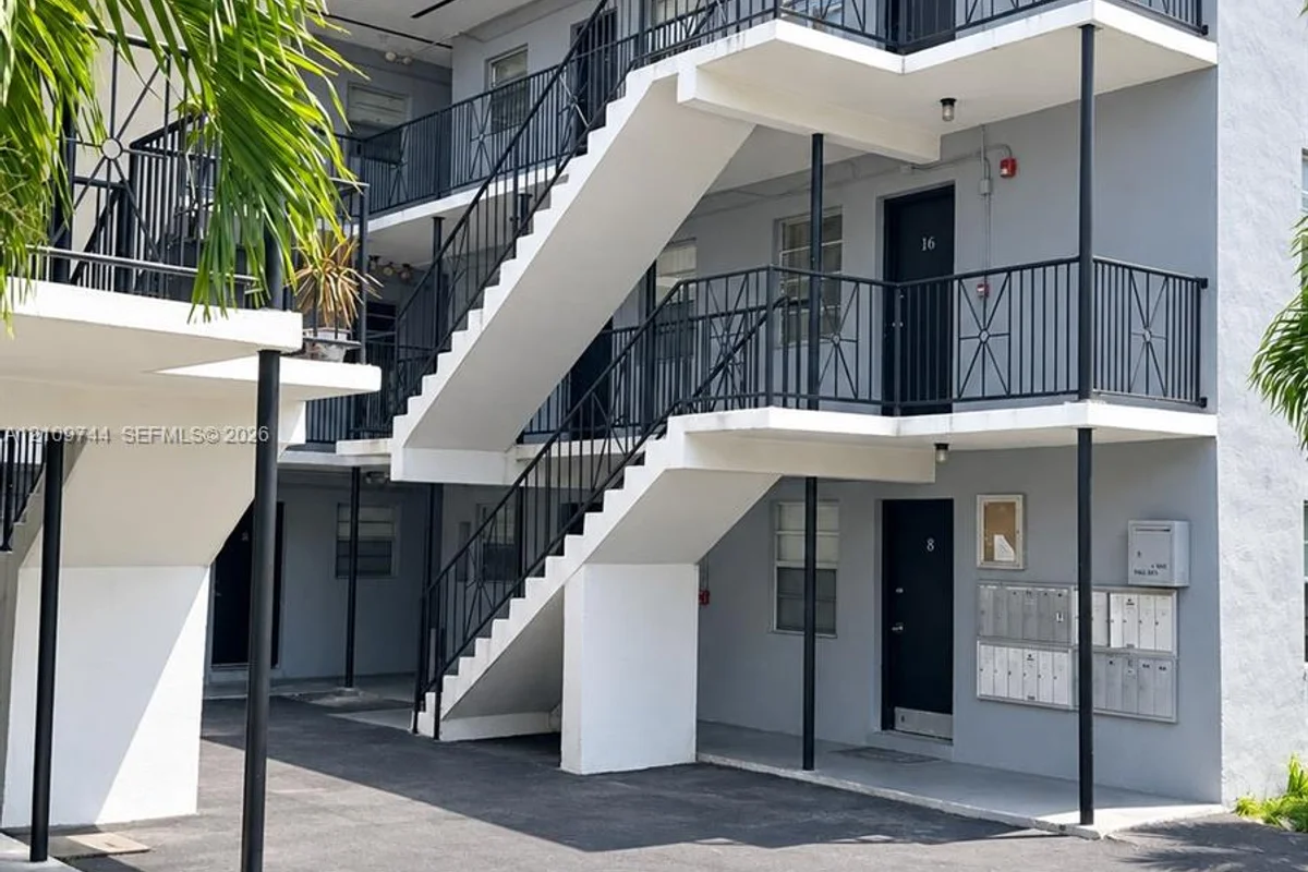 Apartment in Miami: photo 1 of 9