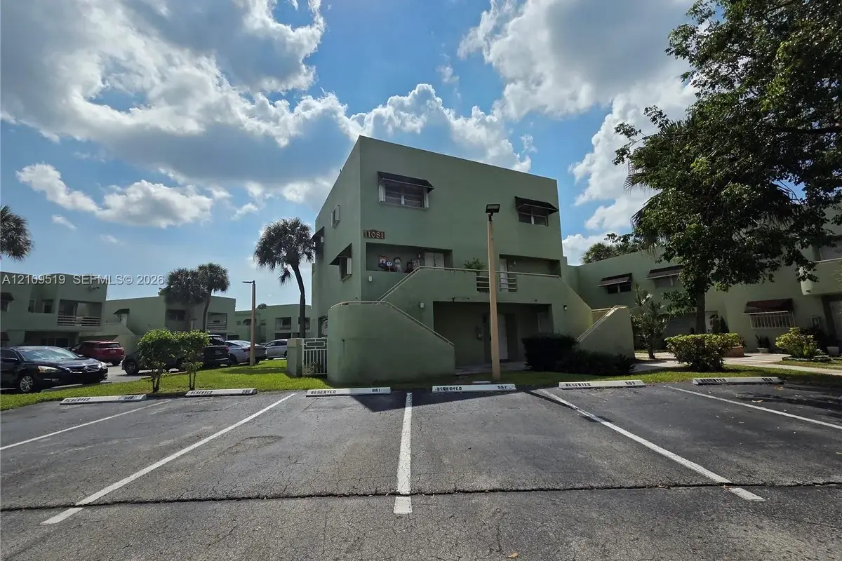 11081 NW 7th St #101-14, Miami: photo 1 of 83