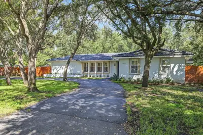 7715 SW 122nd St, Pinecrest: photo 1 of 35