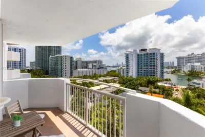 1621 Bay Rd #906, Miami Beach: photo 1 of 30