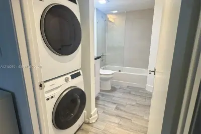 3300 NE 192nd St #1509, Aventura: photo 1 of 7