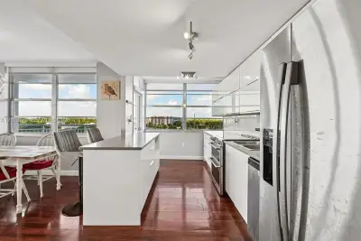 18011 Biscayne Blvd #705, Aventura: photo 1 of 35