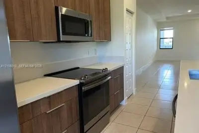 8025 NW 104th Ave #33, Doral: photo 1 of 23