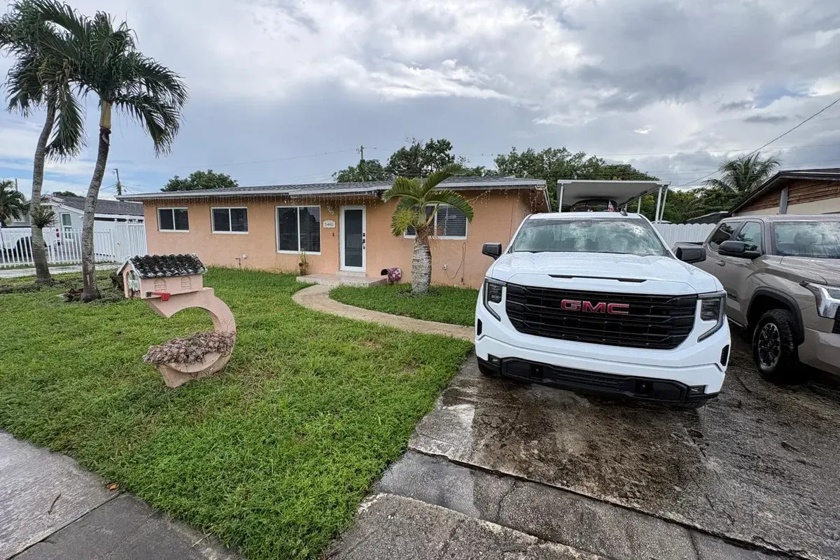 5460 NW 178th Ter, Miami Gardens: photo 1 of 55