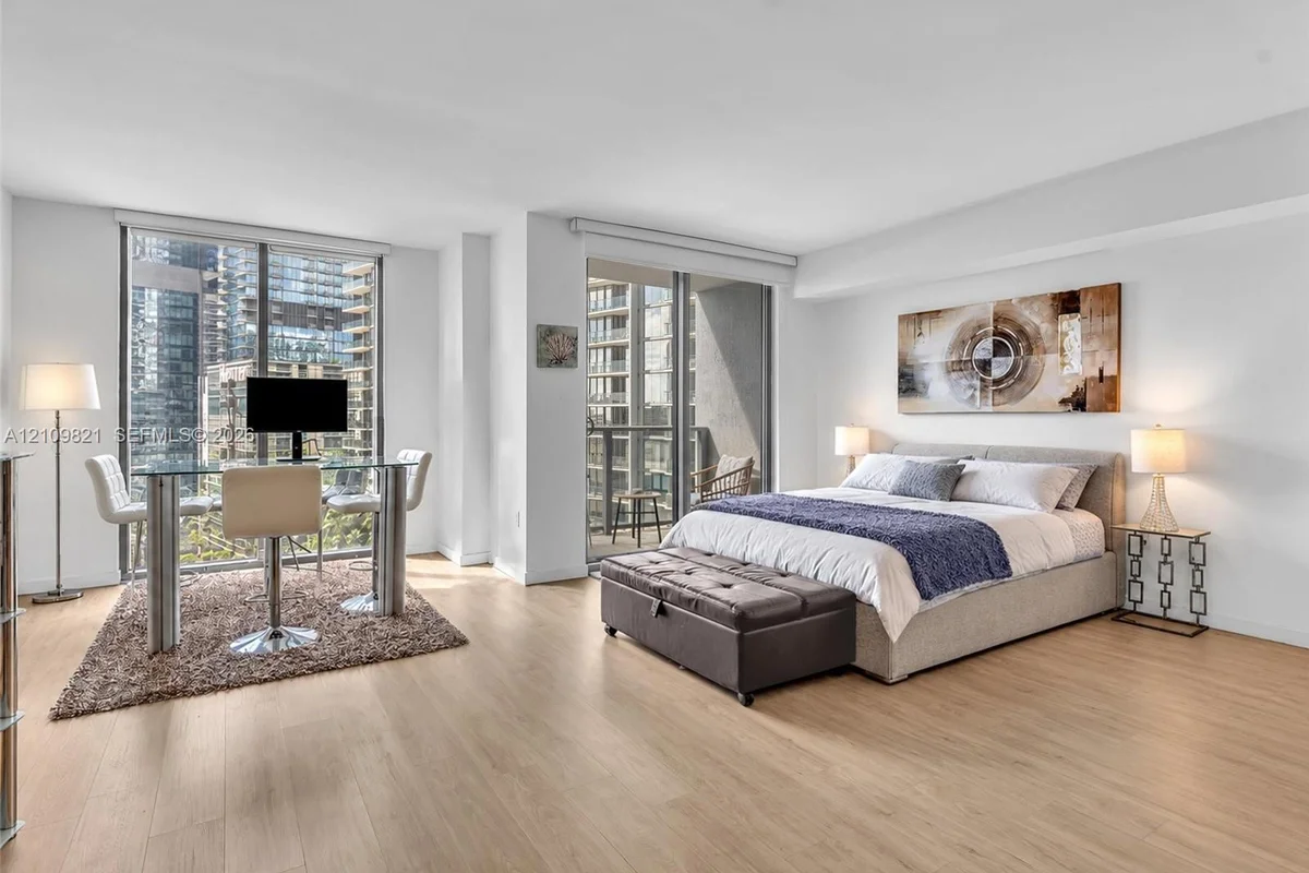 31 SE 6th St #2103, Miami: photo 1 of 14