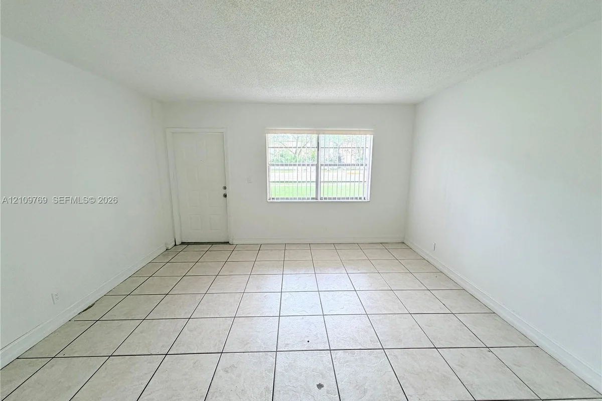 4160 NW 21st St #124D, Lauderhill: photo 1 of 48