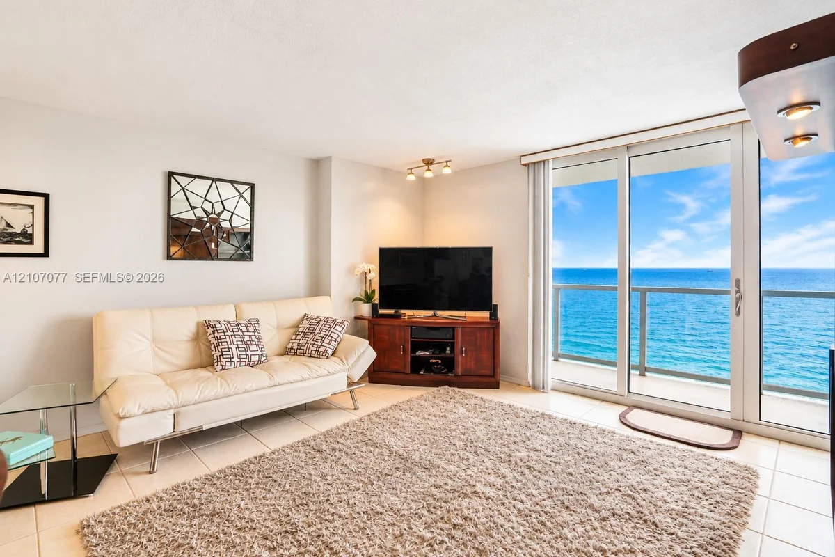 209 N Fort Lauderdale Beach Blvd #12H, Fort Lauderdale: photo 1 of 27