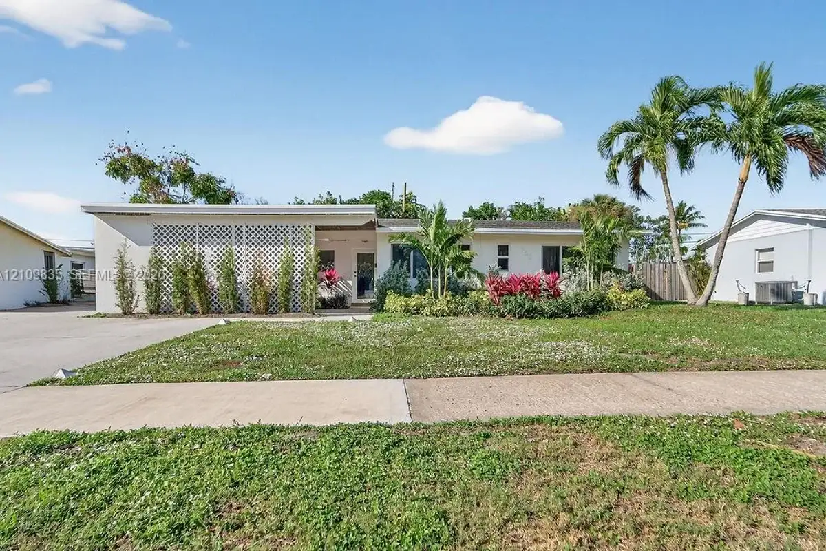 756 Cinnamon Rd, North Palm Beach: photo 1 of 37
