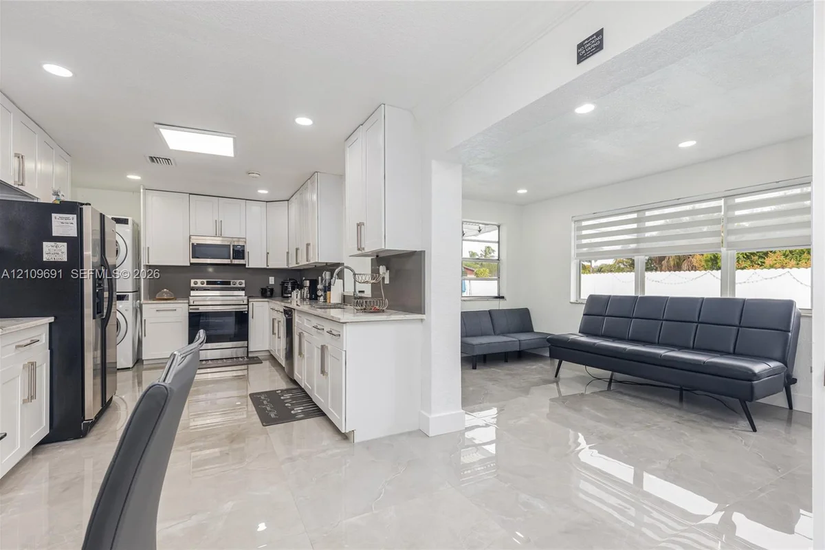 2390 NW 63rd Ter, Sunrise: photo 1 of 17
