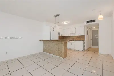 4011 N Meridian Ave #43, Miami Beach: photo 1 of 22