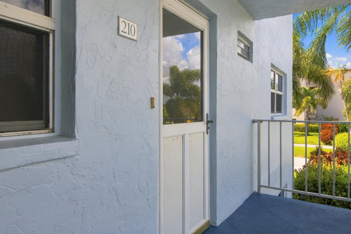 300 NE 26th Ave #2100, Boynton Beach: photo 1 of 20