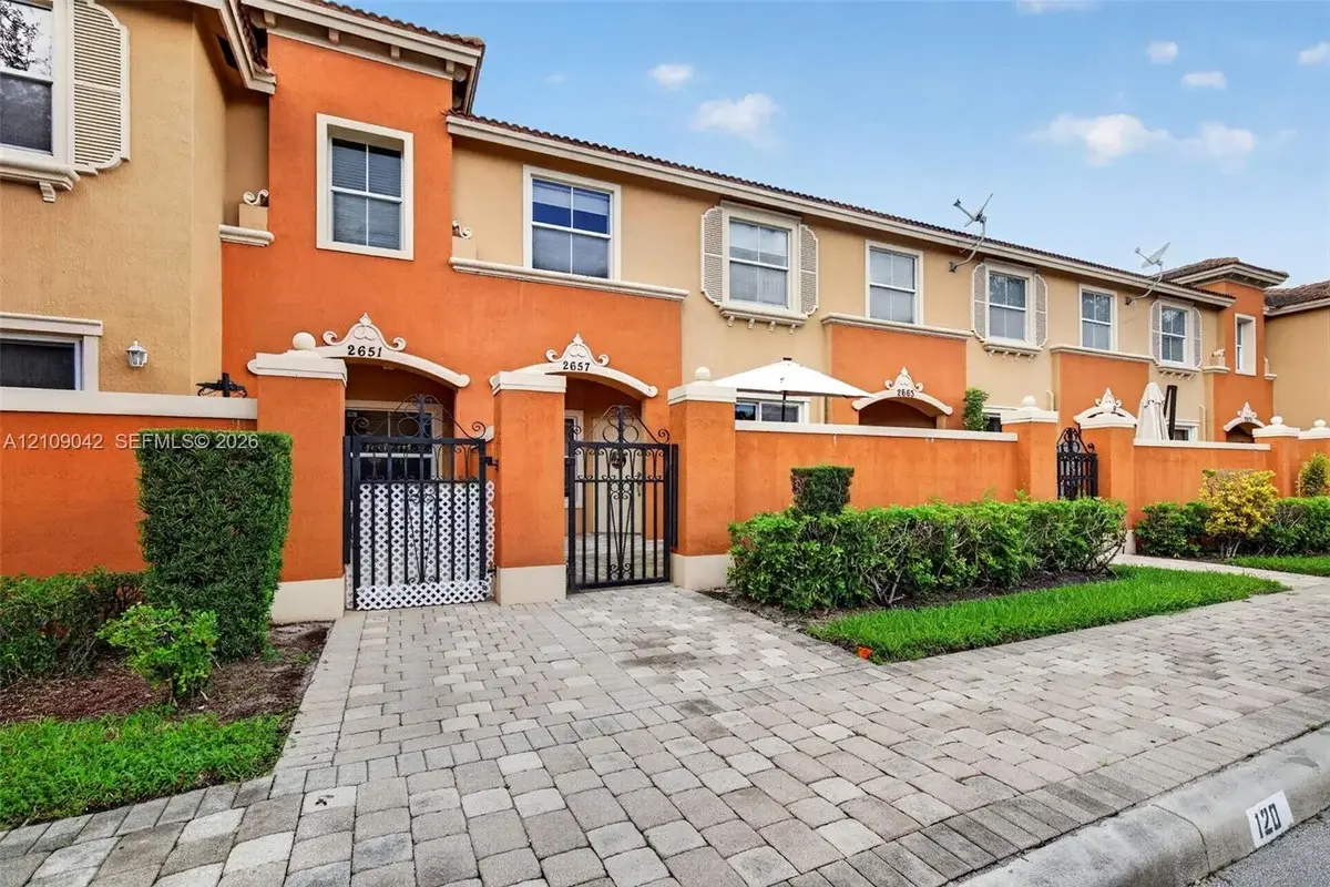 2657 SW 121st Ter #703, Miramar: photo 1 of 36
