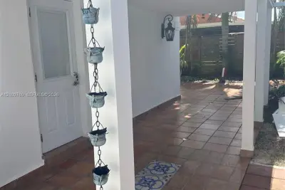 14652 SW 114th Ter #C, Miami: photo 1 of 22