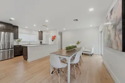 800 Alamanda Dr, North Palm Beach: photo 1 of 17