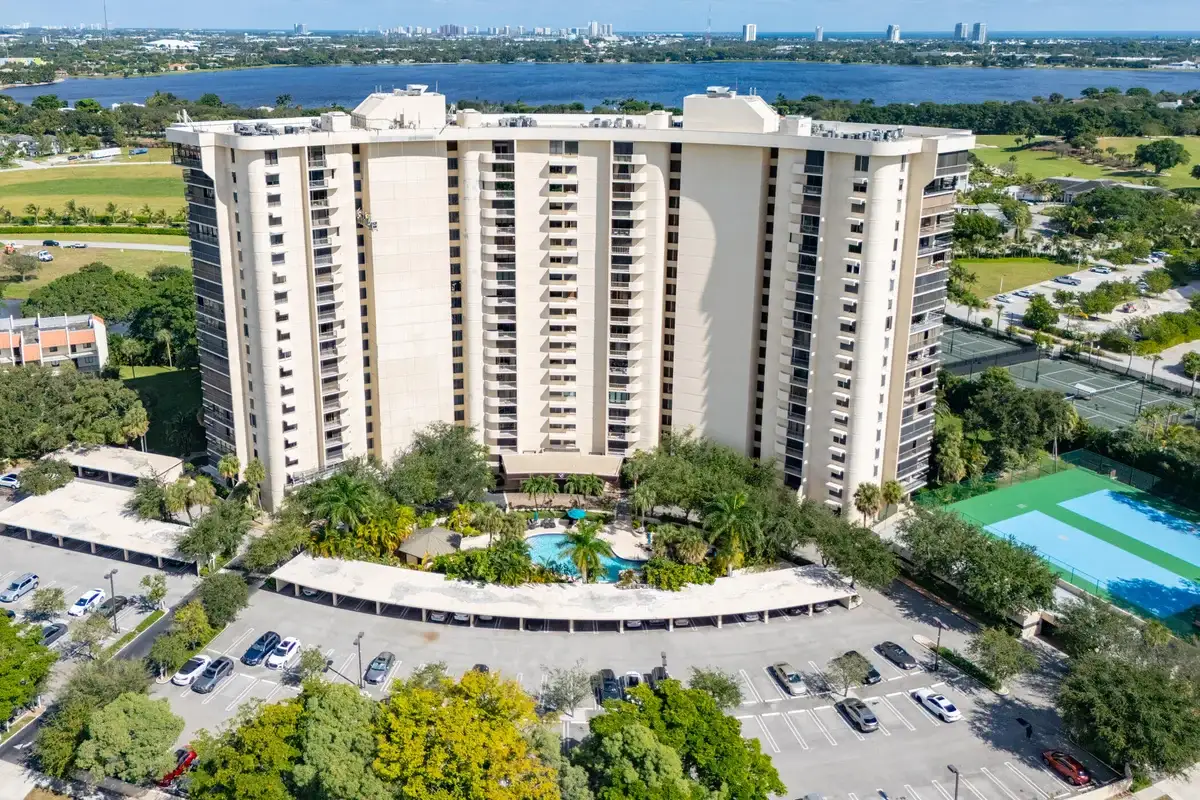 2480 Presidential Way #1804, West Palm Beach: photo 1 of 52