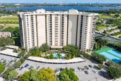 2480 Presidential Way #1804, West Palm Beach: photo 1 of 52