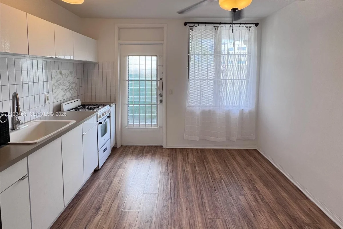 441 Collins Ave #12, Miami Beach: photo 1 of 16