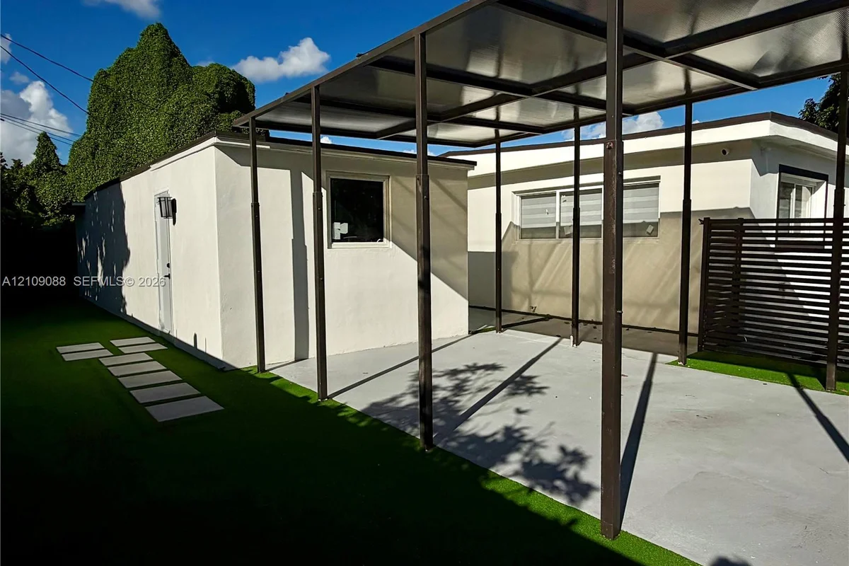 4170 SW 99th Ave #A, Miami: photo 1 of 9