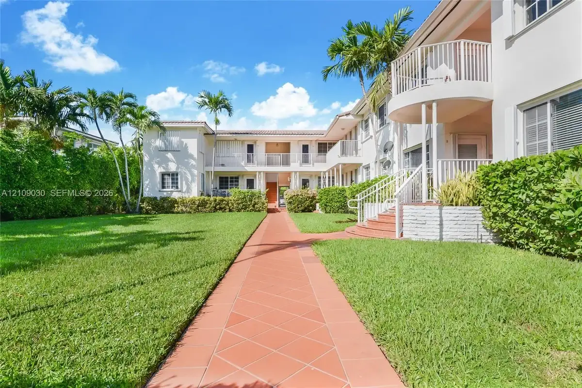34 Bal Bay Dr #3, Bal Harbour: photo 1 of 8