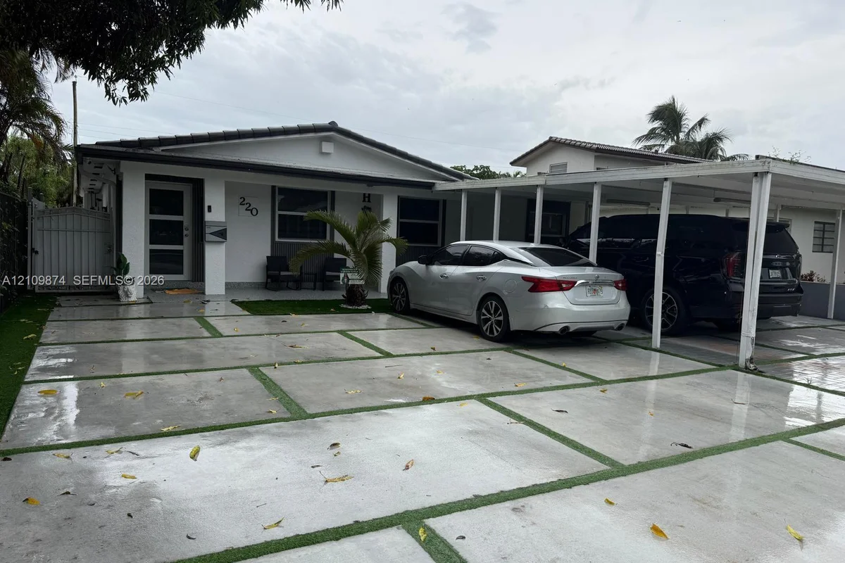 220 W 53rd St, Hialeah: photo 1 of 21