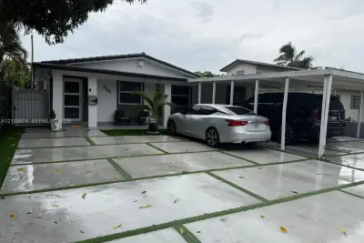 220 W 53rd St, Hialeah: photo 1 of 21