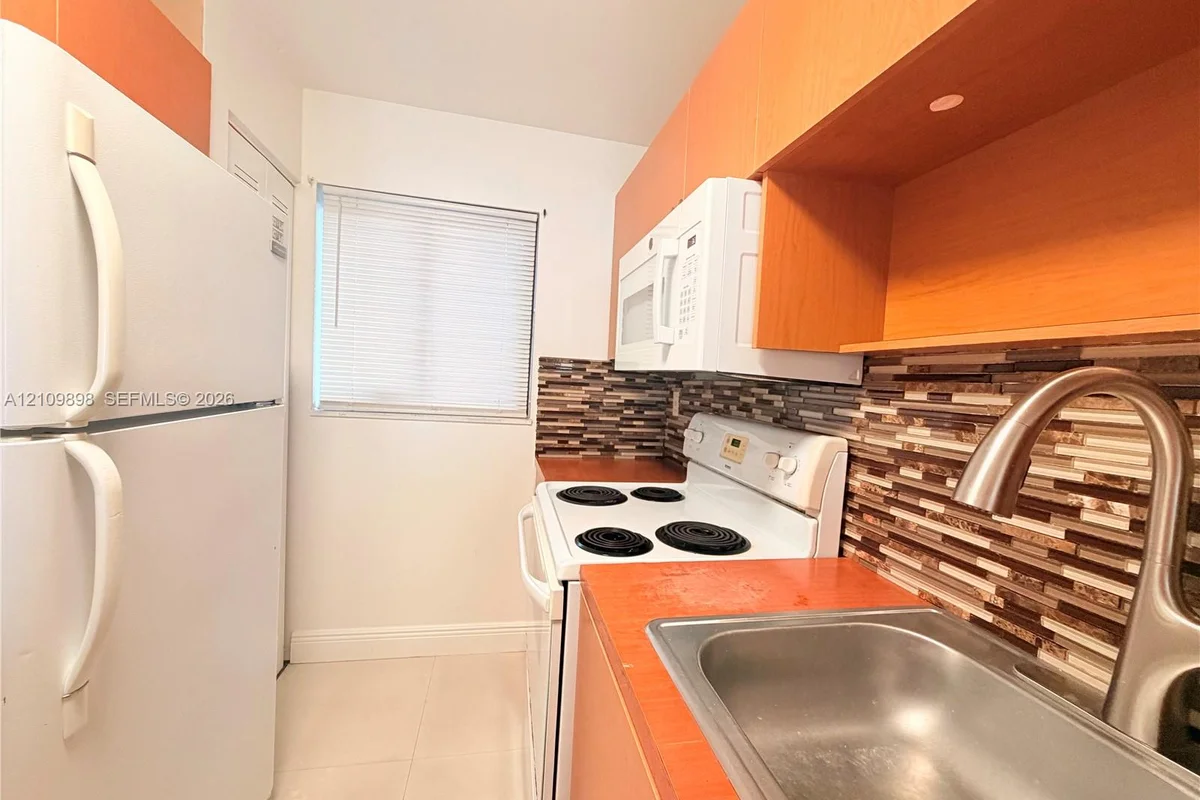 6055 W 19th Ave #412, Hialeah: photo 1 of 43