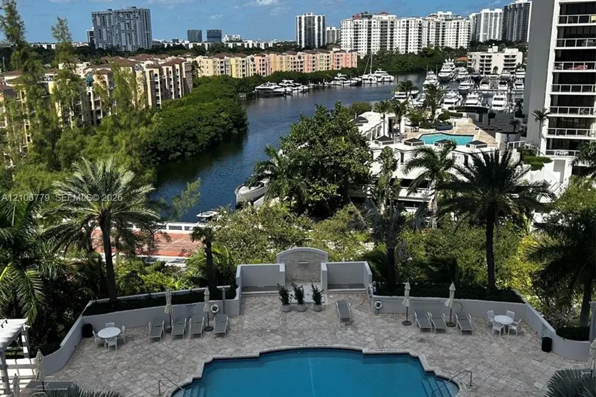 19400 Turnberry Way #722, Aventura: photo 1 of 15