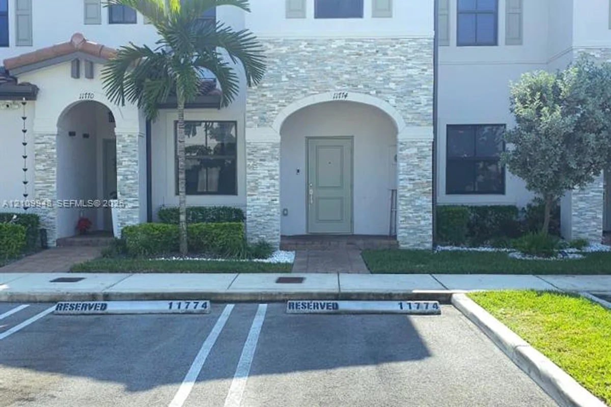 11774 SW 246th Ln, Homestead: photo 1 of 23