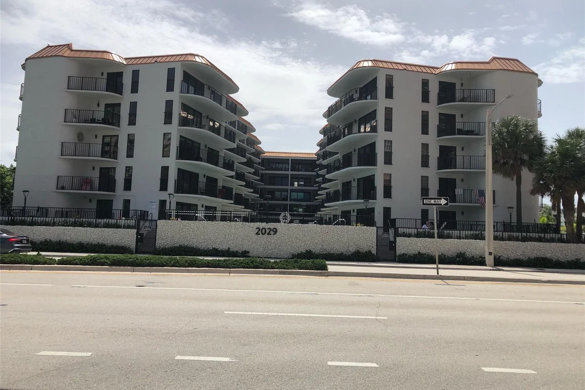 2029 N Ocean Blvd, Fort Lauderdale: photo 1 of 19