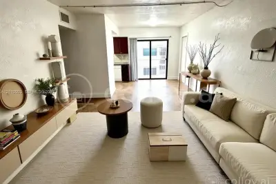 1525 NE 135th St #14, North Miami: photo 1 of 10