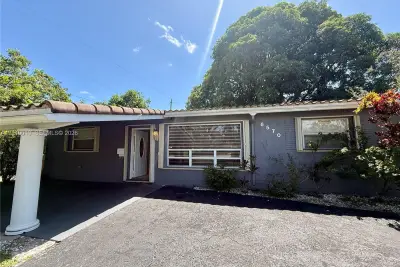 6570 Thomas St, Hollywood: photo 1 of 11