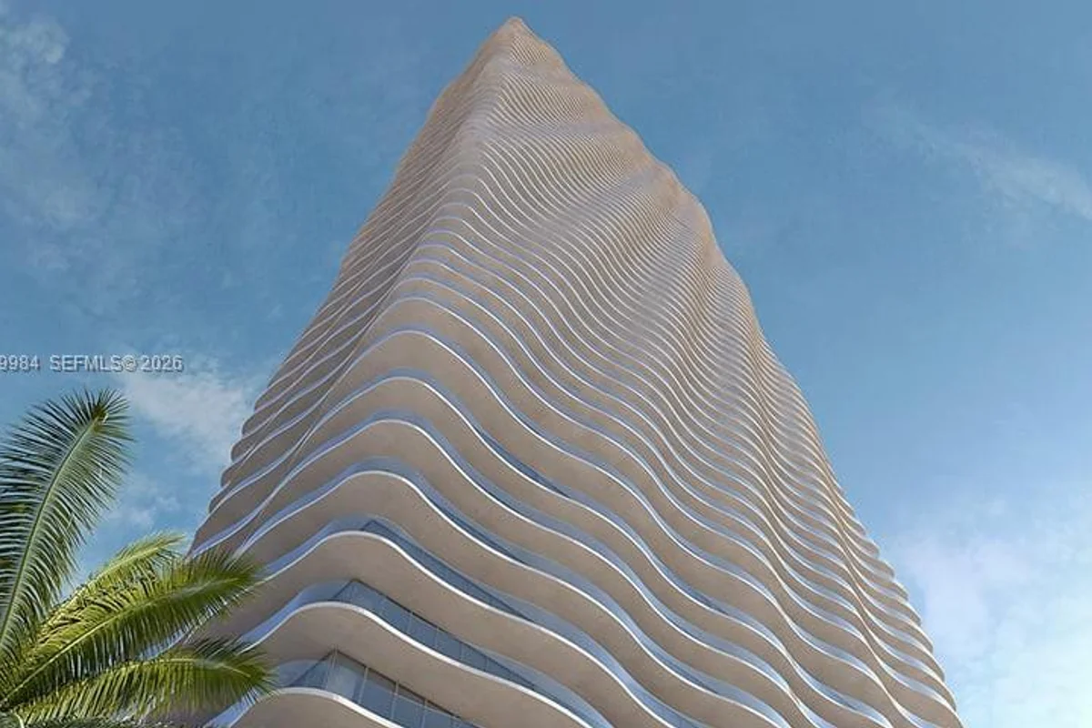 1400 Biscayne Blvd #201, Miami: photo 1 of 20