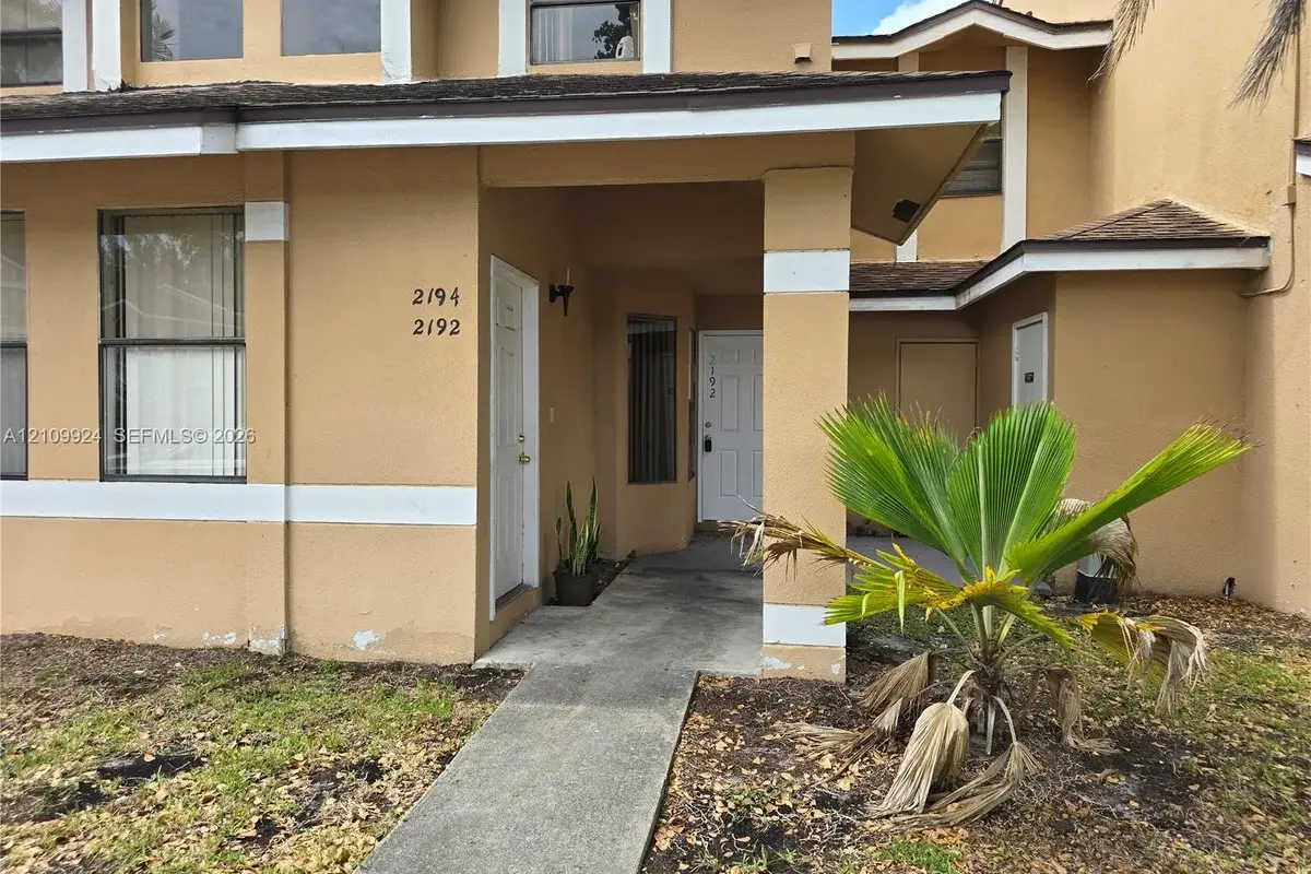 2192 SW 80th Ter, Miramar: photo 1 of 16