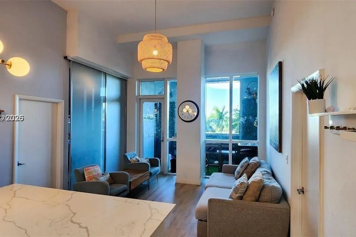 244 Biscayne Blvd #301, Miami: photo 1 of 20
